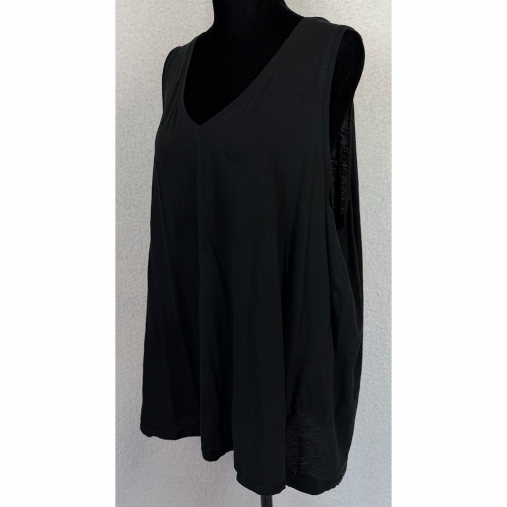 MADEWELL • Black V-Neck Sleeveless Basic Tank Top, 2X - Picture 4 of 8